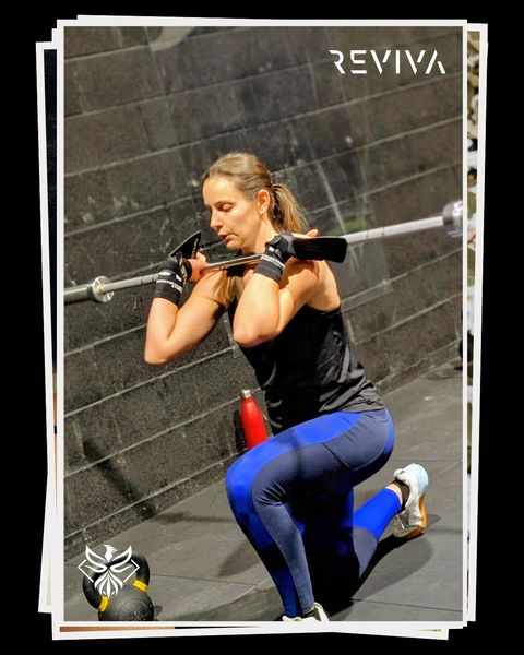 Un socio di CrossFit Reviva durante l’allenamento