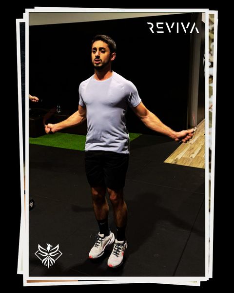 Un socio di CrossFit Reviva durante l’allenamento